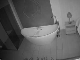 voyeurcam-casa-salsa-bathroom-5 camsoda