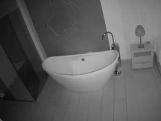 voyeurcam-casa-salsa-bathroom-5