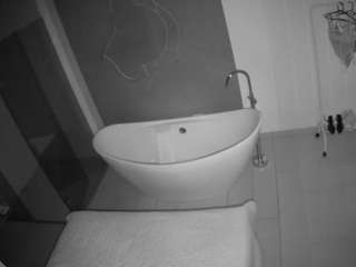 voyeurcam-casa-salsa-bathroom-5 webcam model