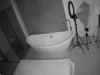 voyeurcam-casa-salsa-bathroom-5