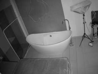 voyeurcam-casa-salsa-bathroom-5