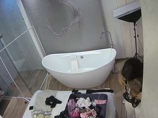 voyeurcam-casa-salsa-bathroom-5