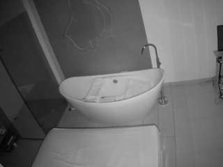 voyeurcam-casa-salsa-bathroom-5
