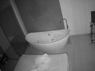 voyeurcam-casa-salsa-bathroom-5