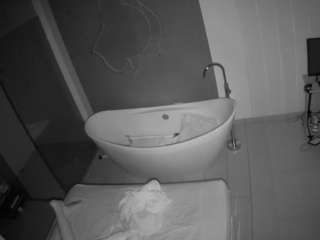 voyeurcam-casa-salsa-bathroom-5