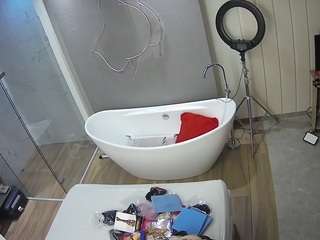 voyeurcam-casa-salsa-bathroom-5