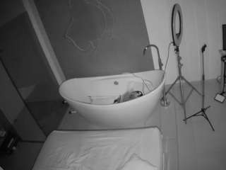 voyeurcam-casa-salsa-bathroom-5