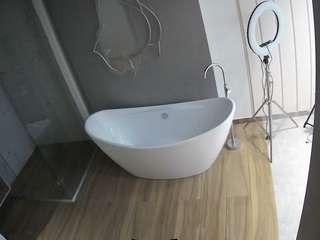 voyeurcam-casa-salsa-bathroom-5