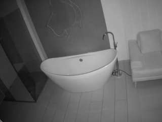 voyeurcam-casa-salsa-bathroom-5