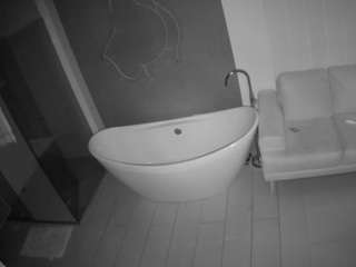 voyeurcam-casa-salsa-bathroom-5