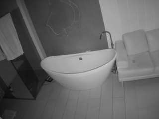 voyeurcam-casa-salsa-bathroom-5