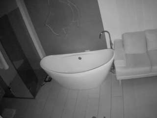 voyeurcam-casa-salsa-bathroom-5