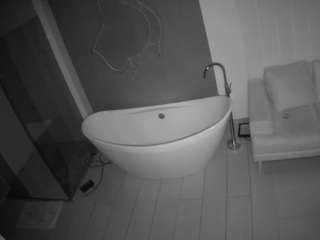 voyeurcam-casa-salsa-bathroom-5