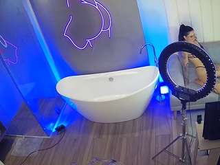 voyeurcam-casa-salsa-bathroom-5