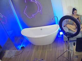 voyeurcam-casa-salsa-bathroom-5