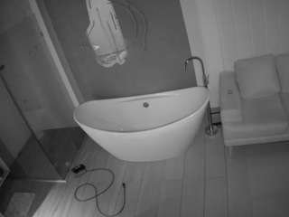 voyeurcam-casa-salsa-bathroom-5