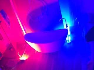 voyeurcam-casa-salsa-bathroom-5