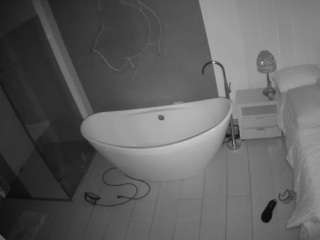 voyeurcam-casa-salsa-bathroom-5