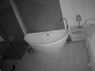 voyeurcam-casa-salsa-bathroom-5