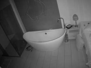 voyeurcam-casa-salsa-bathroom-5