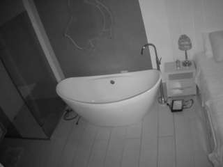 voyeurcam-casa-salsa-bathroom-5