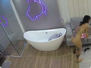 voyeurcam-casa-salsa-bathroom-5
