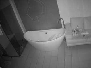 voyeurcam-casa-salsa-bathroom-5