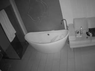 voyeurcam-casa-salsa-bathroom-5