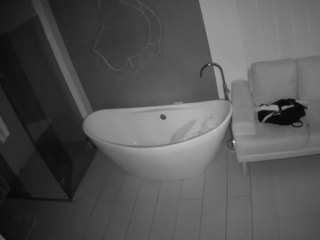voyeurcam-casa-salsa-bathroom-5