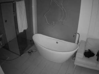 voyeurcam-casa-salsa-bathroom-5