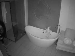 voyeurcam-casa-salsa-bathroom-5