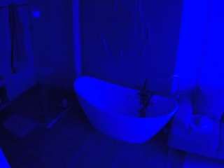 voyeurcam-casa-salsa-bathroom-5 live cam profile