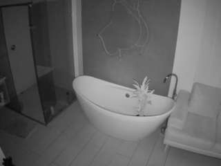 voyeurcam-casa-salsa-bathroom-5