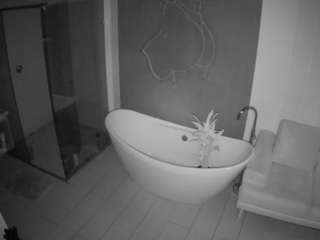 voyeurcam-casa-salsa-bathroom-5