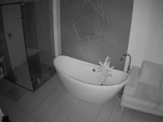 voyeurcam-casa-salsa-bathroom-5