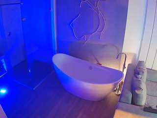 voyeurcam-casa-salsa-bathroom-5