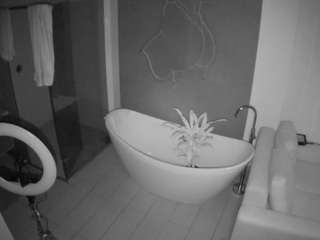 voyeurcam-casa-salsa-bathroom-5
