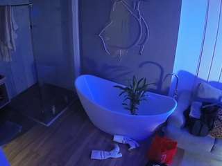 voyeurcam-casa-salsa-bathroom-5