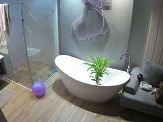 voyeurcam-casa-salsa-bathroom-5