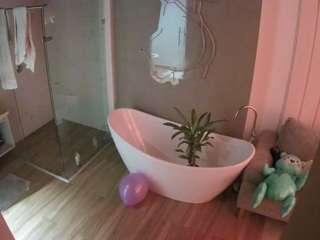 voyeurcam-casa-salsa-bathroom-5