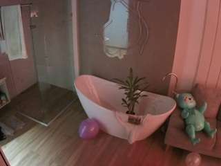 voyeurcam-casa-salsa-bathroom-5