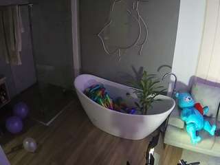 该模特正在直播。 voyeurcam-casa-salsa-bathroom-5