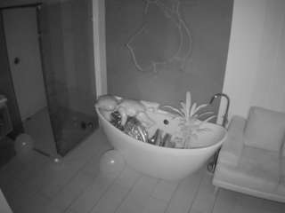 voyeurcam-casa-salsa-bathroom-5