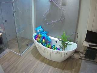 voyeurcam-casa-salsa-bathroom-5