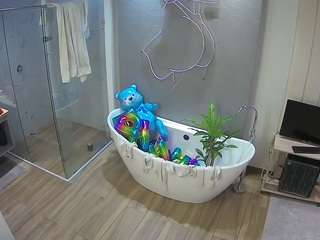 voyeurcam-casa-salsa-bathroom-5