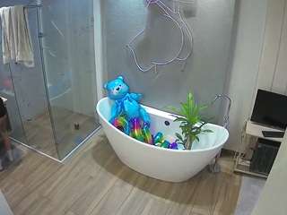 voyeurcam-casa-salsa-bathroom-5