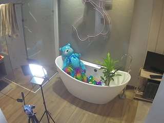 voyeurcam-casa-salsa-bathroom-5