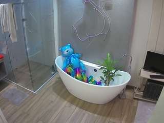 voyeurcam-casa-salsa-bathroom-5