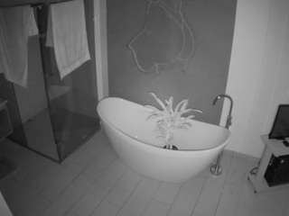 voyeurcam-casa-salsa-bathroom-5