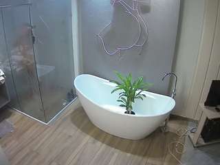 voyeurcam-casa-salsa-bathroom-5